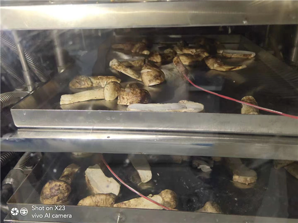 對(duì)不同物料采用冷凍干燥機(jī)類型不同